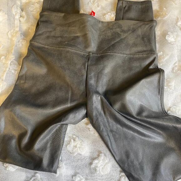Spanx Faux Leather Leggings Olive - Picture 5 of 5